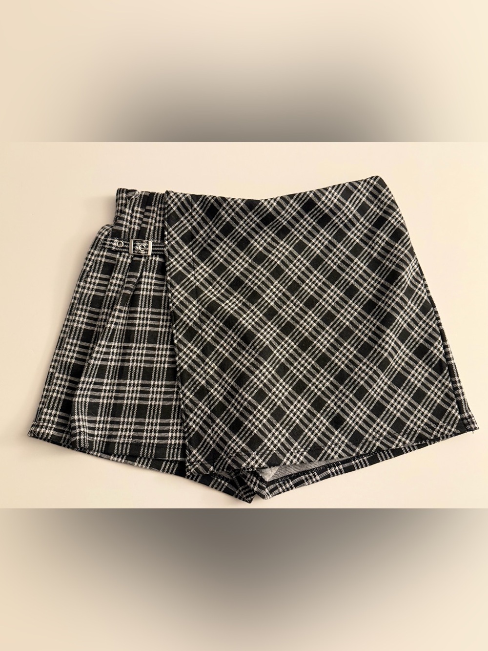 SO Girls Black White Plaid Wrap Skort Size L 10/12 Buckle Detail